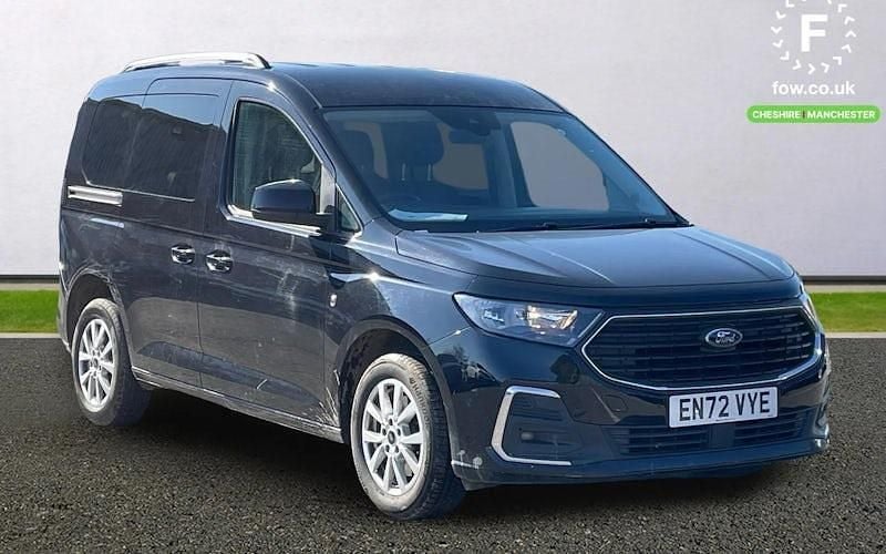 Usado Ford Tourneo Titanium 114 HP (83 kW) 2024 Carrinha