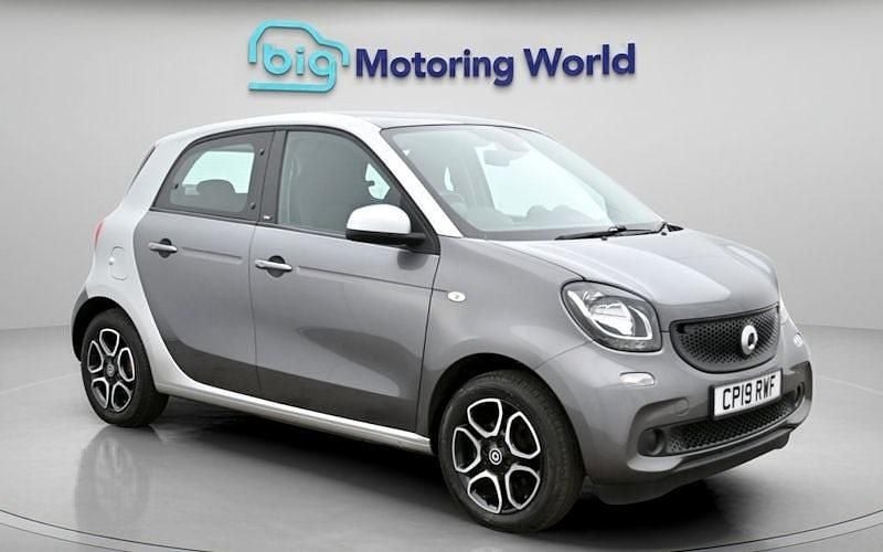Used Smart ForFour Premium 71 HP (52 kW) 2019 Silver Hatchback