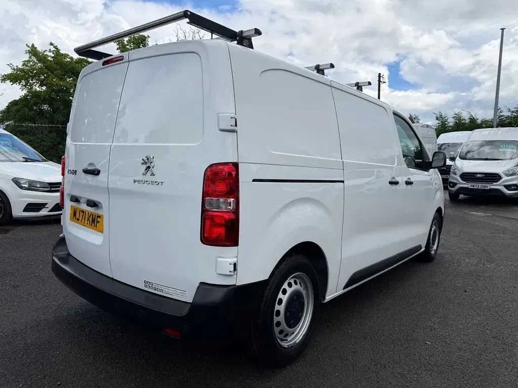 Used Peugeot Expert 100 HP (73 kW) 2021 White Van