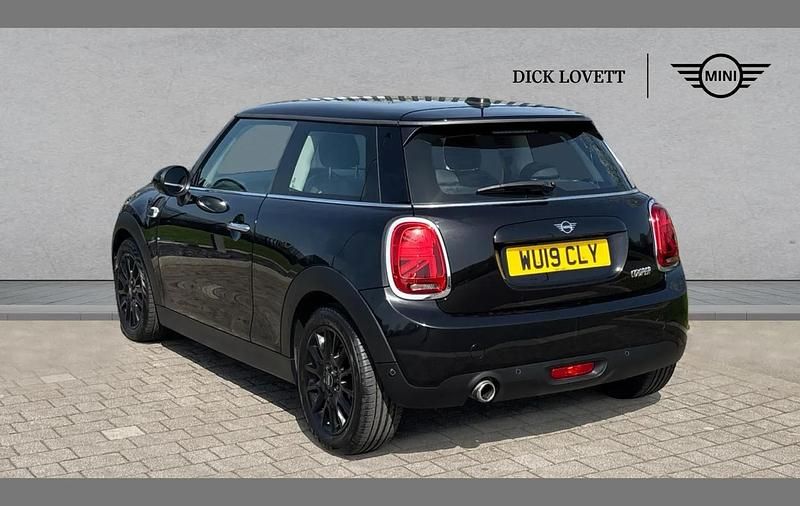 Used Mini Cooper Classic 134 HP (98 kW) 2019 Black Hatchback
