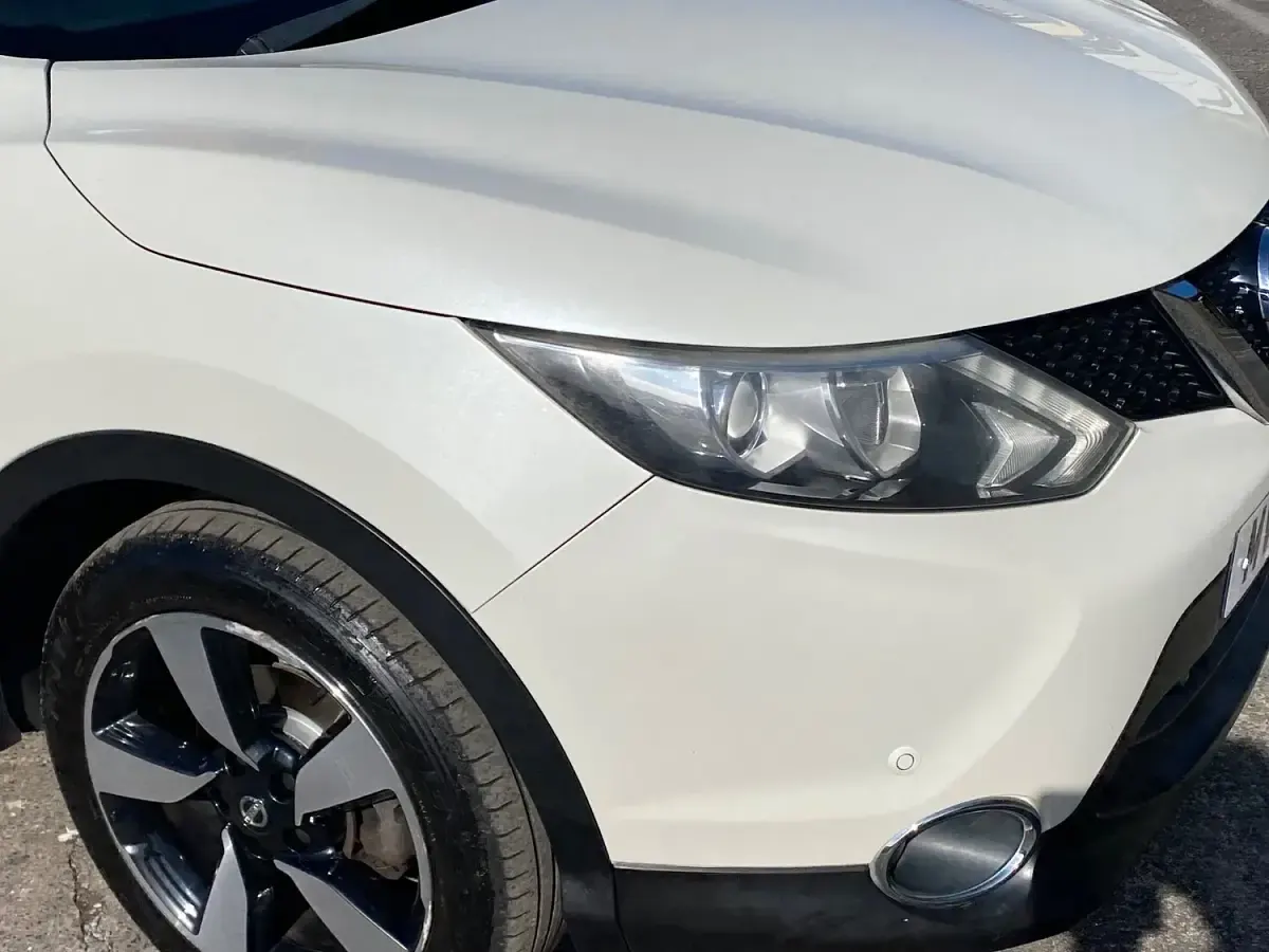 Used Nissan Qashqai N-Connecta 115 HP (84 kW) 2017 White SUV