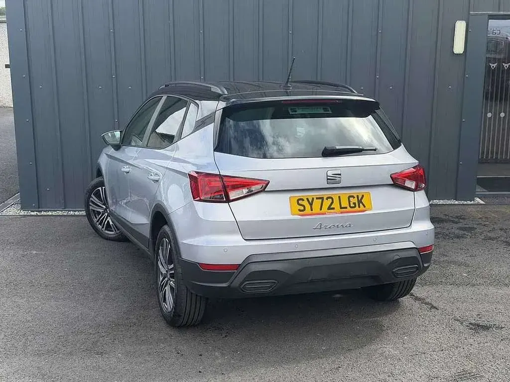 Used Seat Arona SE 94 HP (69 kW) 2022 Silver SUV