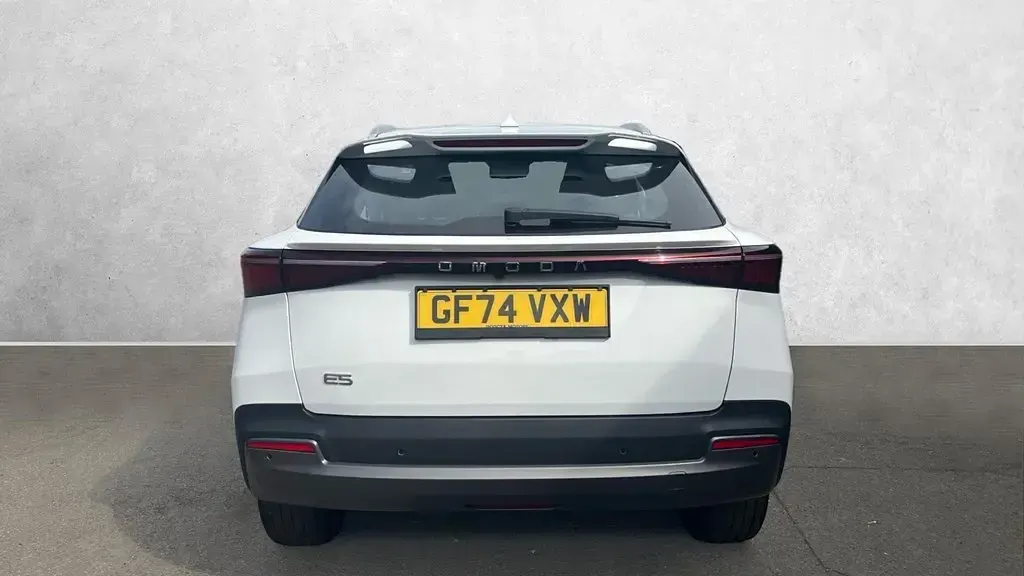 Używany Omoda E5 150 kW (204 KM) 2024 Biały SUV