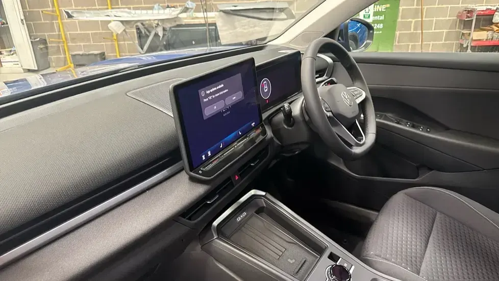 New VW T-Roc Life 150 HP (110 kW) 2026 Celestial blue metallic SUV