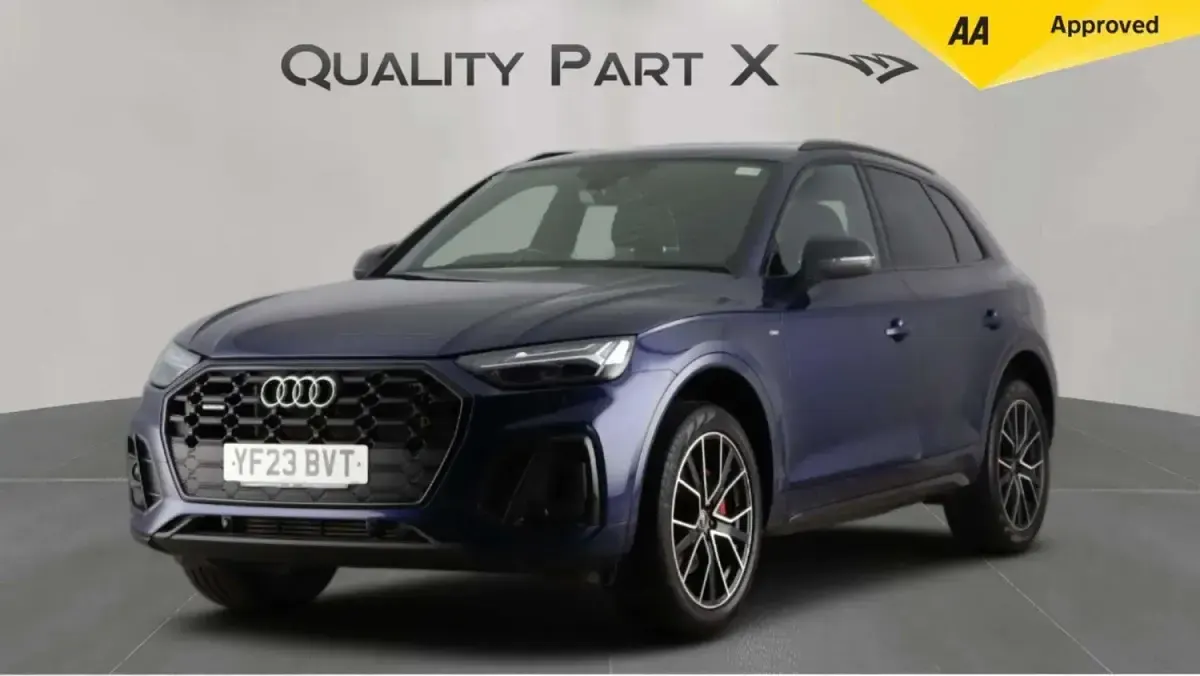 Begagnad Audi Q5 2023 Blå SUV