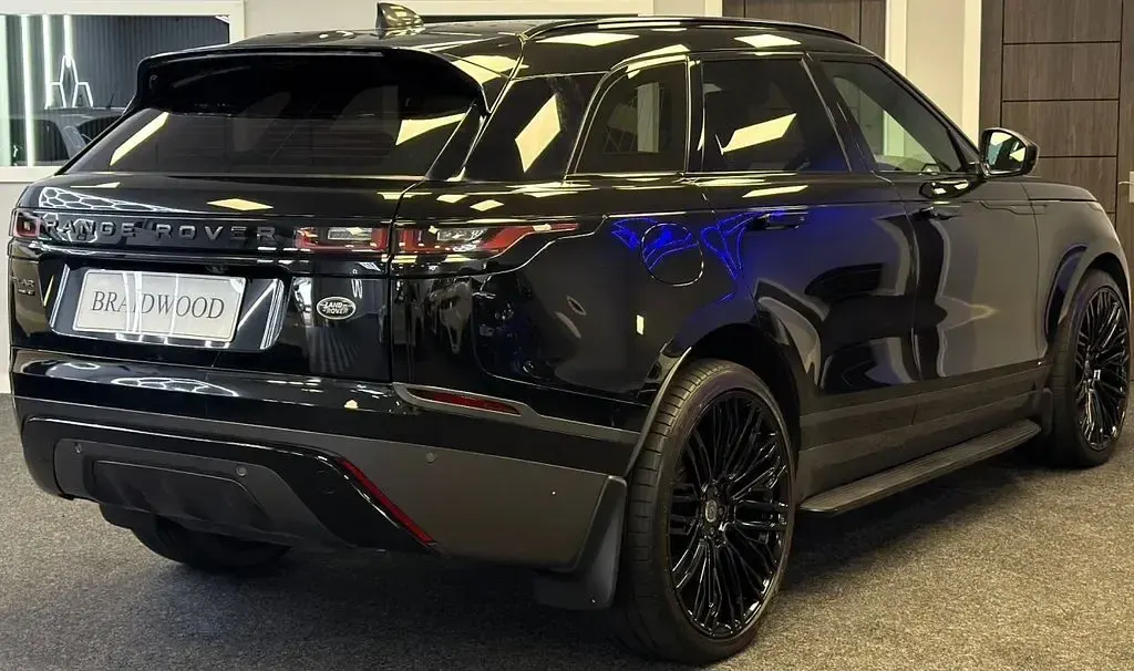 Used Land Rover Range Rover Velar R-Dynamic 180 HP (132 kW) 2019 Black SUV