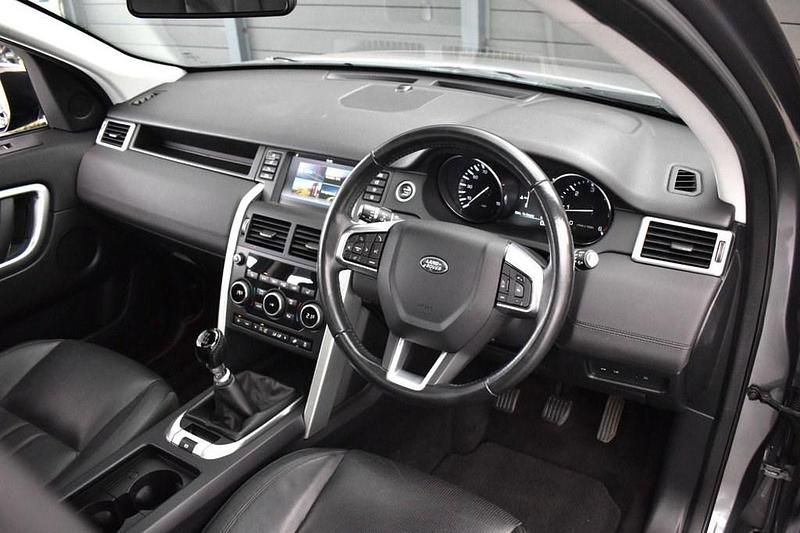Begagnad Land Rover Discovery Sport HSE 2015 Grå SUV
