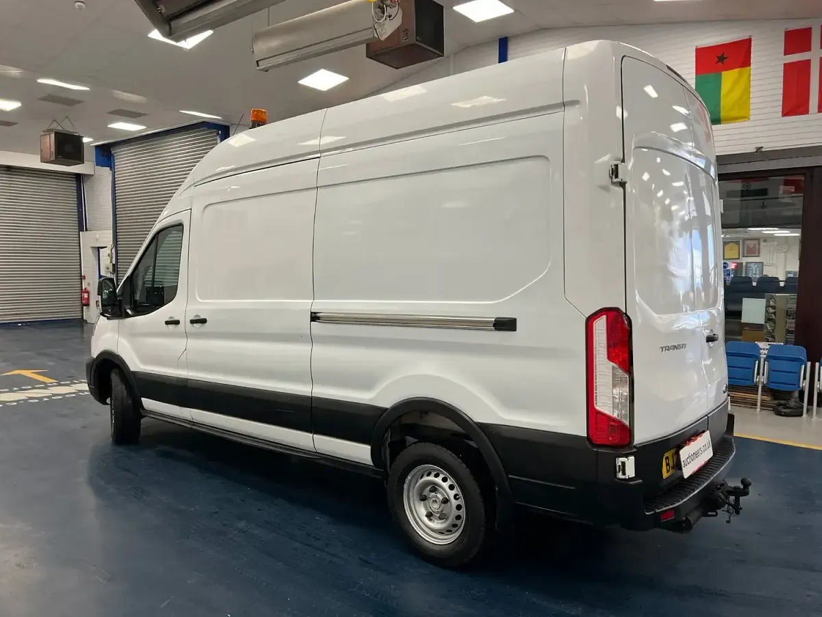 Used Ford Transit 130 HP (95 kW) 2022 White Van