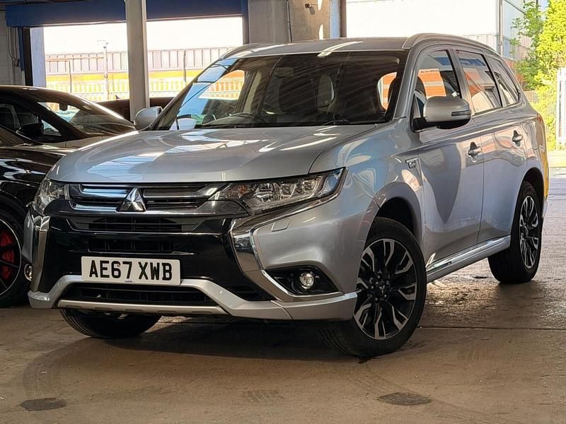 Used Mitsubishi Outlander P-HEV 200 HP (147 kW) 2017 Silver Estate