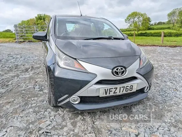 Used Toyota Aygo x-press 68 HP (50 kW) 2014 Grey Hatchback