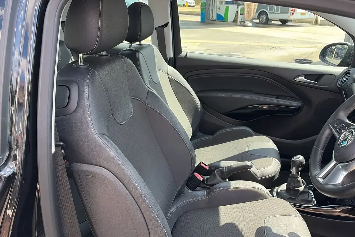Used Vauxhall Adam 70 HP (51 kW) 2019 Black Hatchback