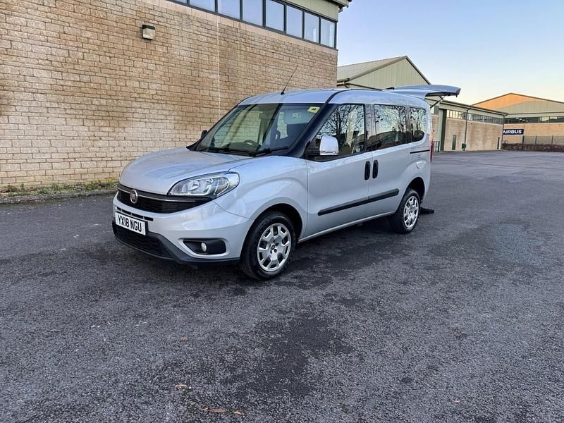 Used Fiat Doblò Easy 95 HP (69 kW) 2018 Silver MPV