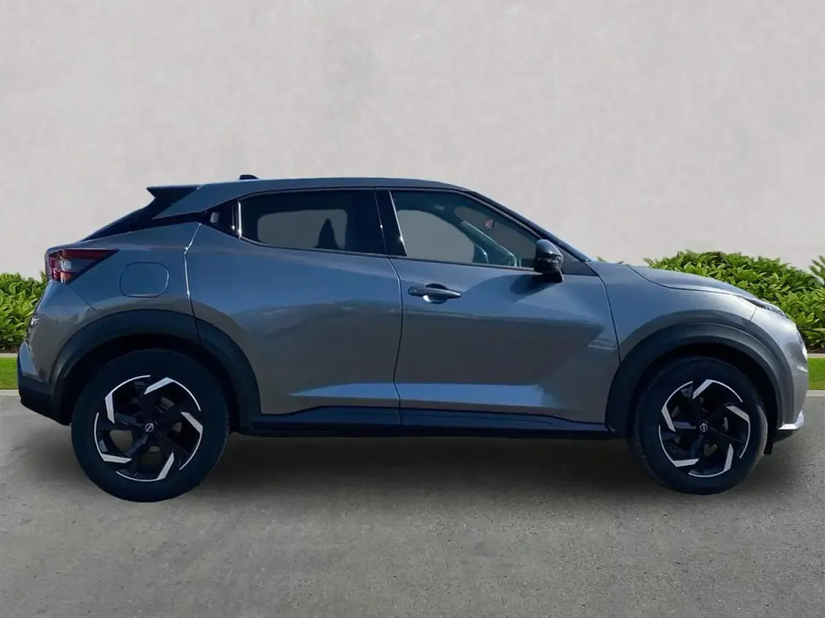 Used Nissan Juke N-Connecta 114 HP (83 kW) 2023 Grey SUV