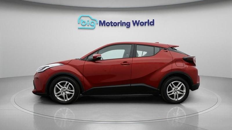 Used Toyota C-HR 122 HP (89 kW) 2023 Red SUV