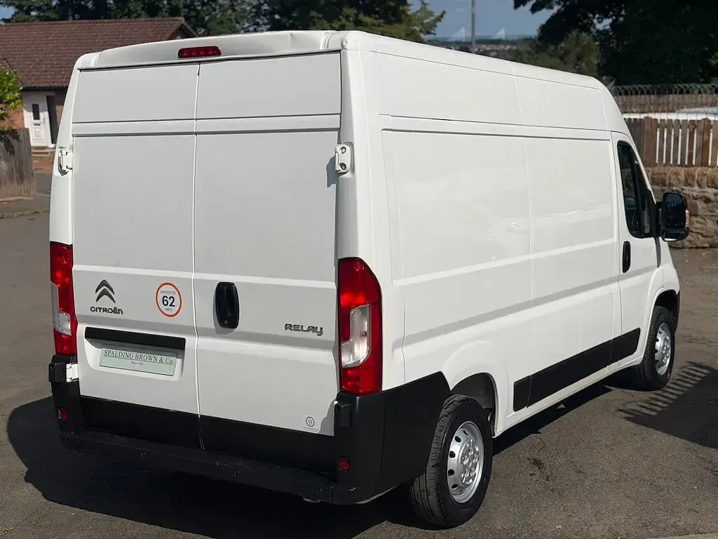 Used Citroën Relay 140 HP (102 kW) 2020 White Van