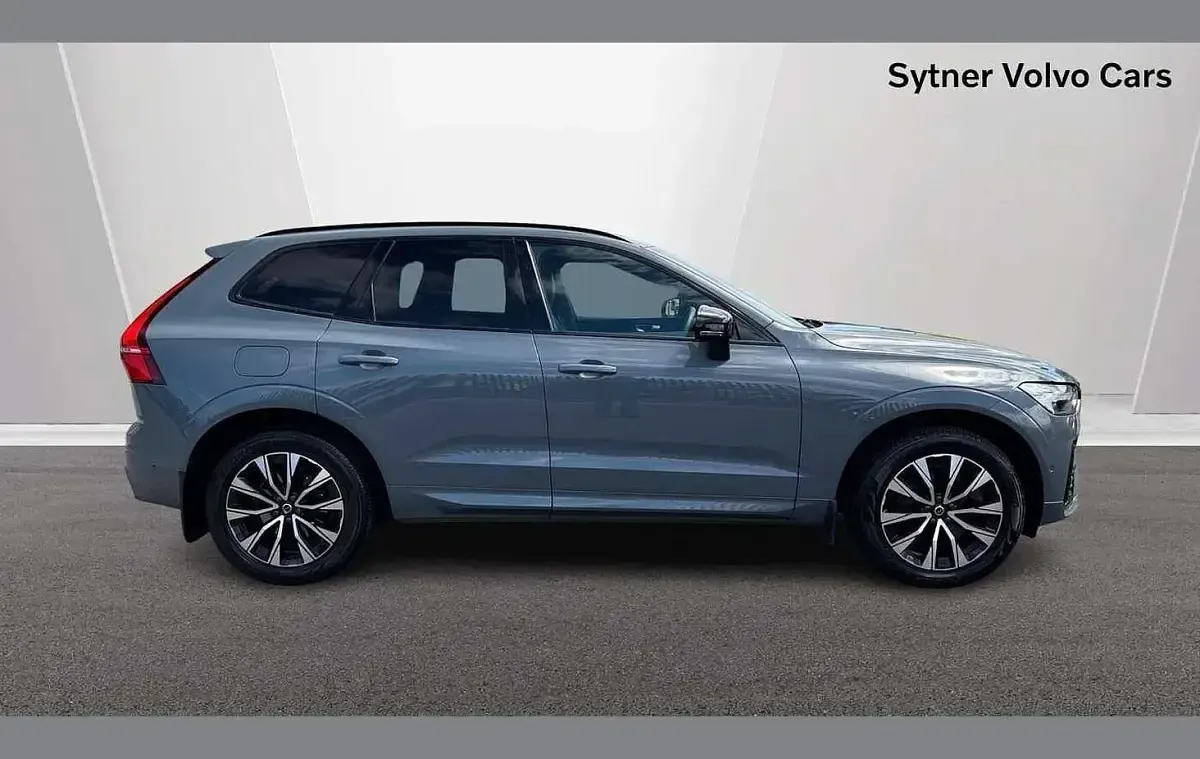Used Volvo XC60 Plus 247 HP (181 kW) 2023 Grey SUV