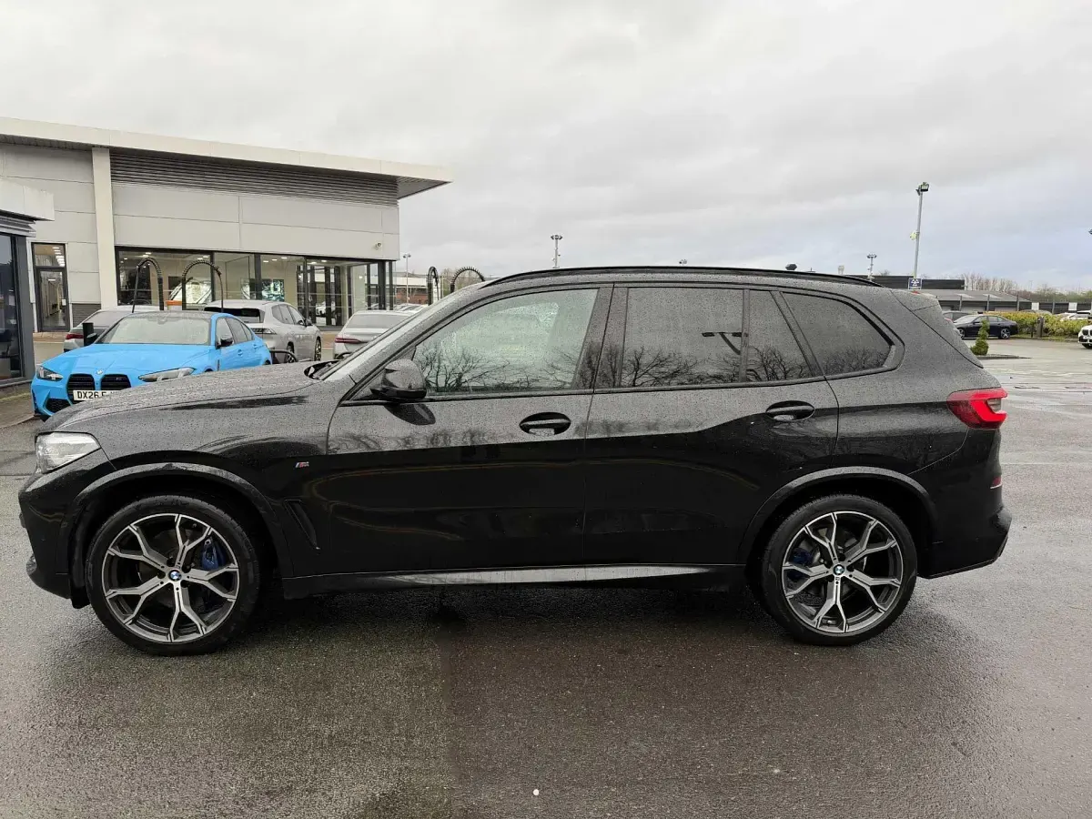 Usado BMW X5 M Sport 394 HP (289 kW) 2022 Preto SUV