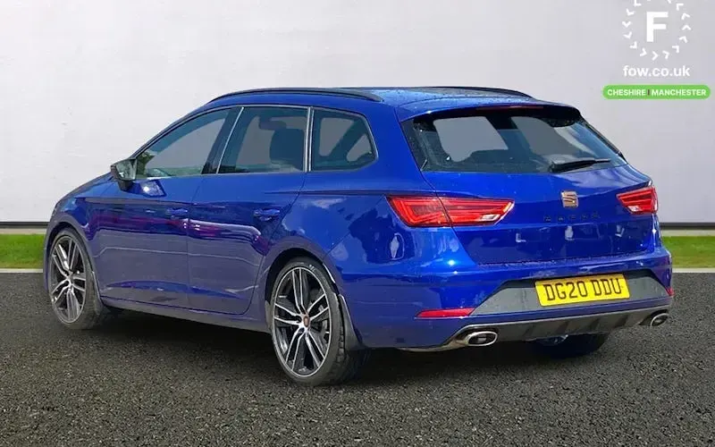 Used Seat Leon ST 4Drive 300 HP (220 kW) 2019 Blue Estate