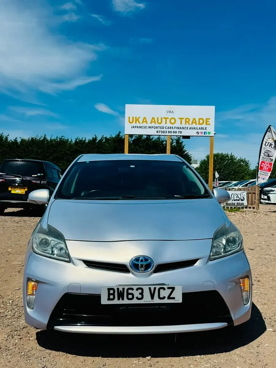 Used Toyota Prius T3 136 HP (100 kW) 2013 Purple Hatchback