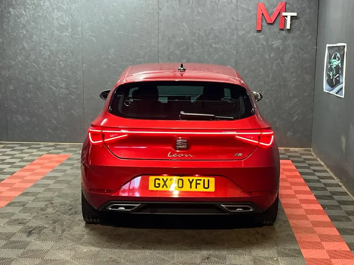 Used Seat Leon FR First Edition 150 HP (110 kW) 2020 Red Hatchback