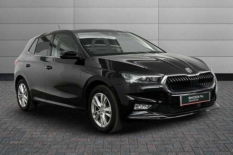 Black magic pearl effect New 2025 Skoda Fabia SE L Hatchback | £18,700 (Fair price) - Image 1/4