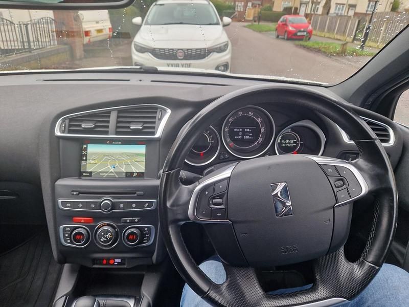 Used Citroën DS4 Prestige 2016 White Hatchback
