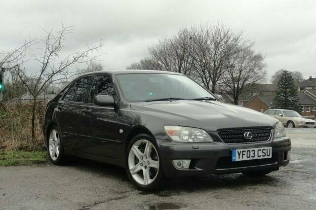 Used Lexus IS200 153 HP (112 kW) 2003 Sedan