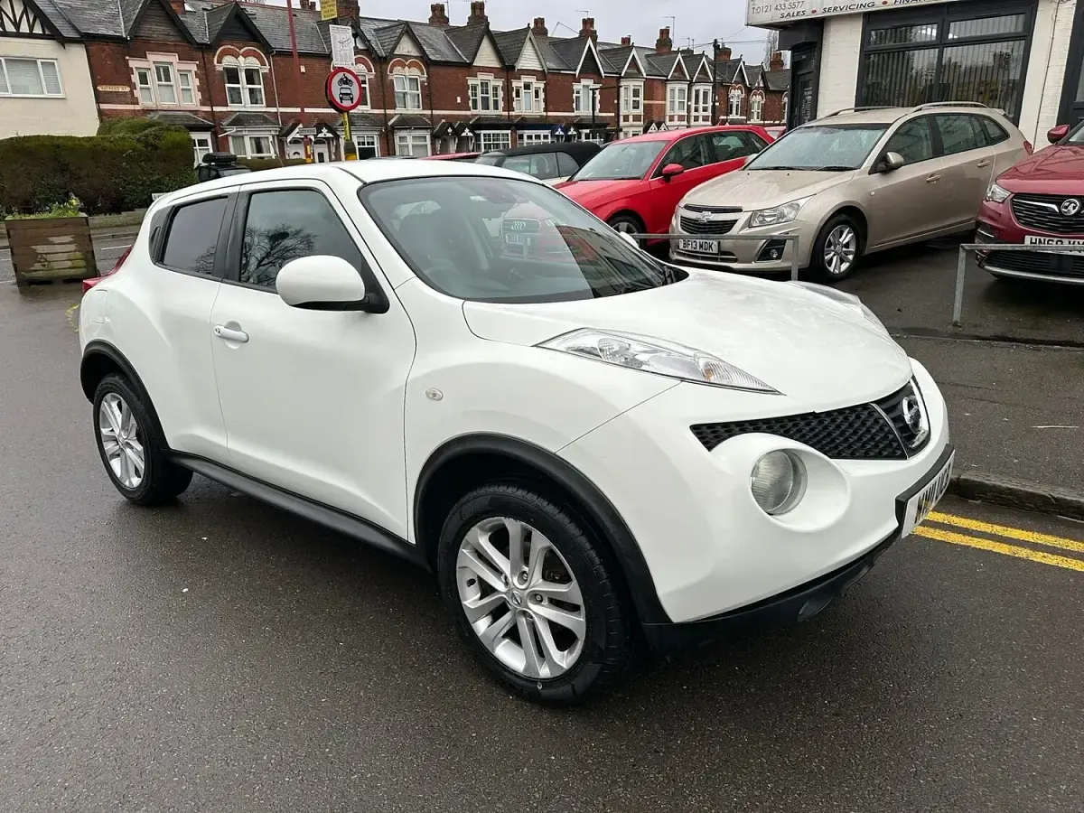 Used Nissan Juke Tekna 110 HP (80 kW) 2011 White SUV