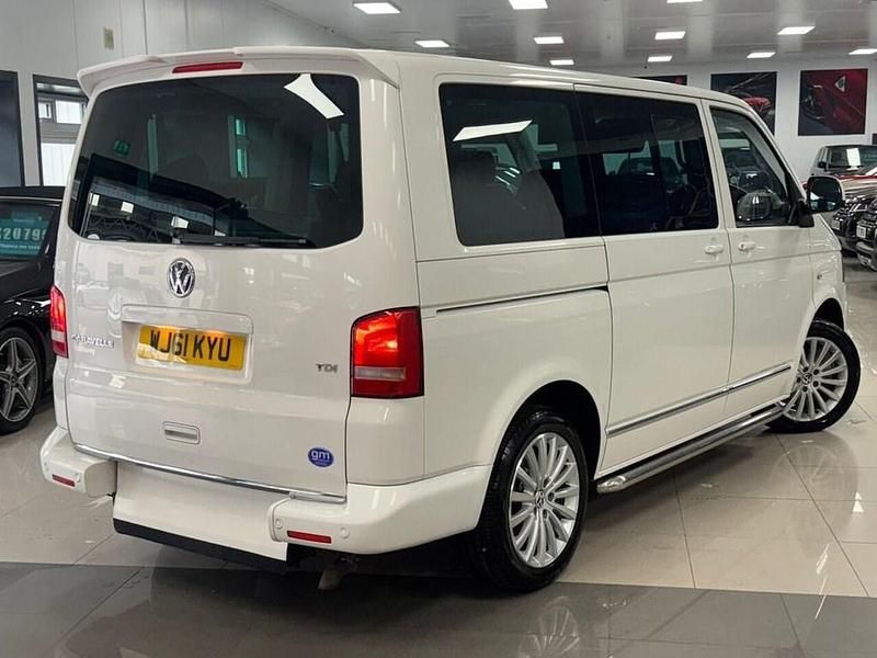 Used VW Caravelle Executive 180 HP (132 kW) 2011 White MPV