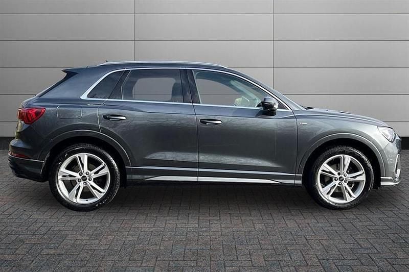 Used Audi Q3 S-Line 150 HP (110 kW) 2023 Daytona grey SUV