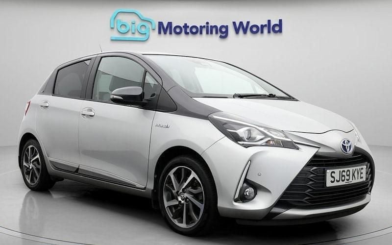 Used 2020 Toyota Yaris Hybrid Hatchback | £13,100 (Fair price) - Image 1/4
