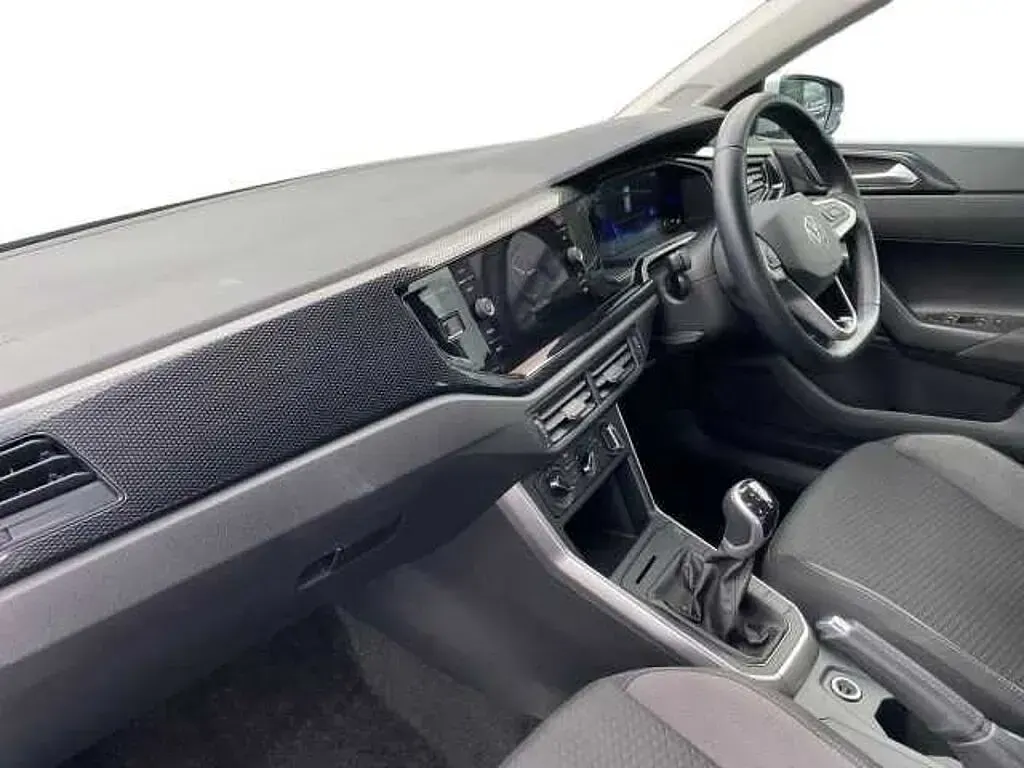 Begagnad VW Polo Life 80 HK (58 kW) 2023 Silver Halvkombi