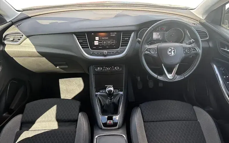 Used Vauxhall Grandland X Sport 131 HP (96 kW) 2019 Grey SUV