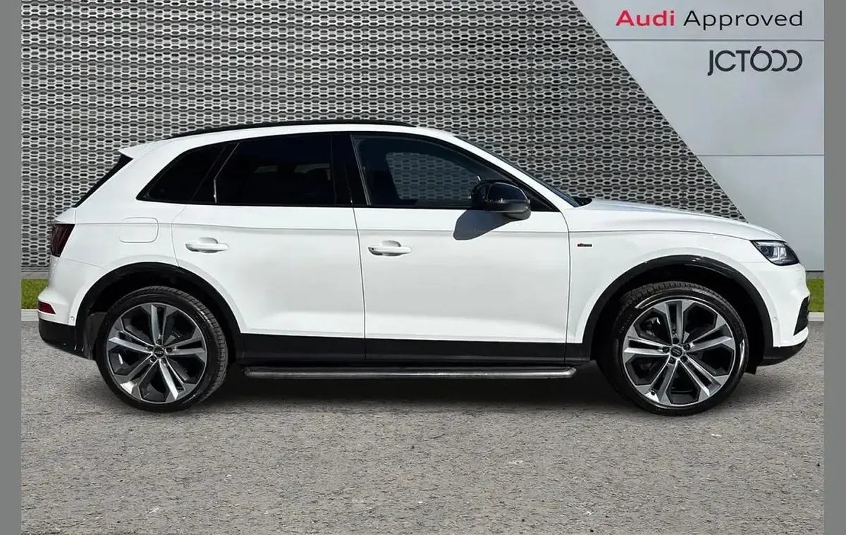 Used Audi Q5 Advanced 187 HP (137 kW) 2019 White SUV