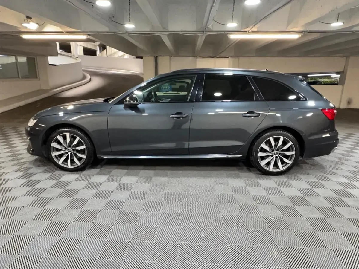 Begagnad Audi A4 Sport 2022 Grå Kombi