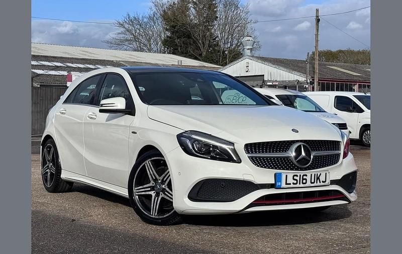 Used Mercedes A250 Premium 214 HP (157 kW) 2016 White Hatchback