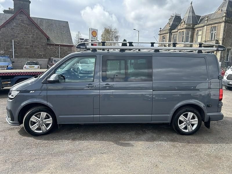 Begagnad VW Transporter Highline 2022 Grå Van
