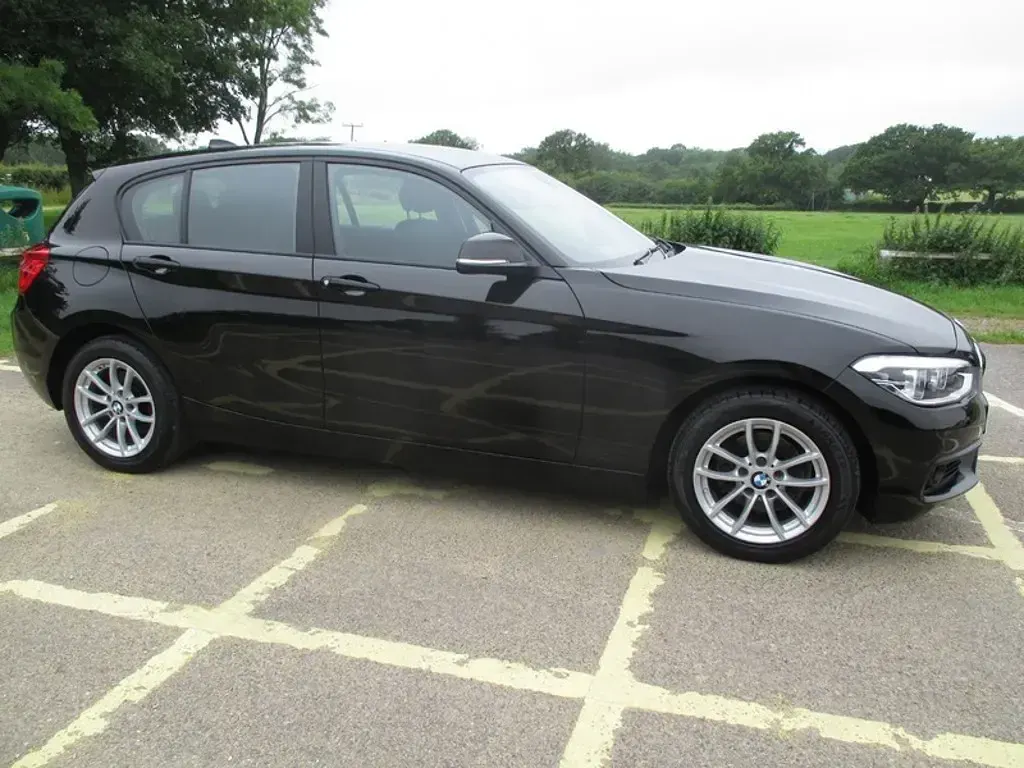 Used BMW 116 Comfort Edition 2018 Black Hatchback