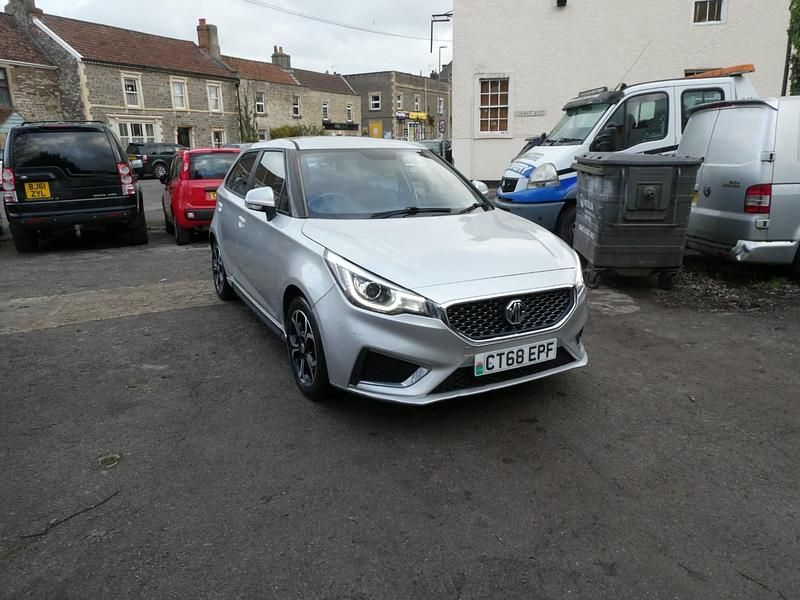 Used MG MG3 Exclusive 106 HP (77 kW) 2019 Silver Hatchback