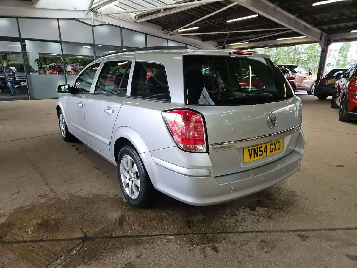Used Vauxhall Astra 2004 Silver Estate