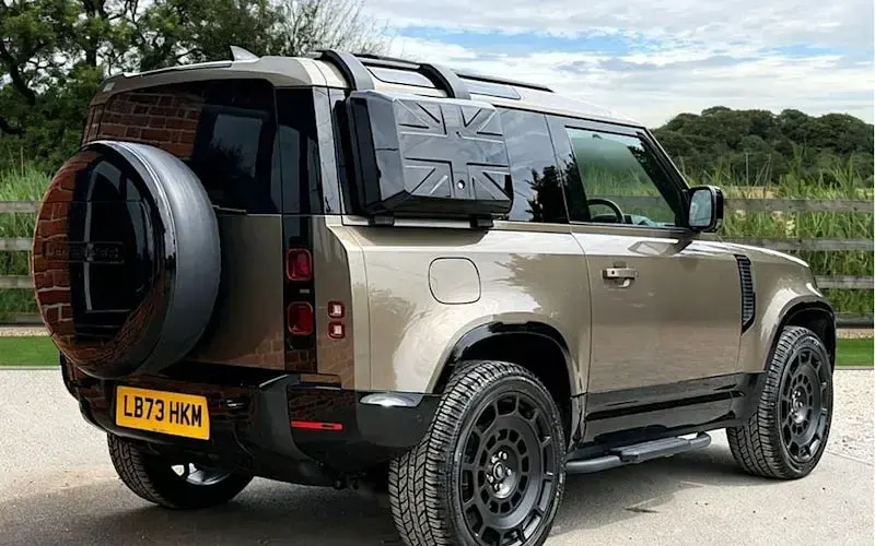 Used Land Rover Defender HSE Dynamic 249 HP (183 kW) 2025 SUV