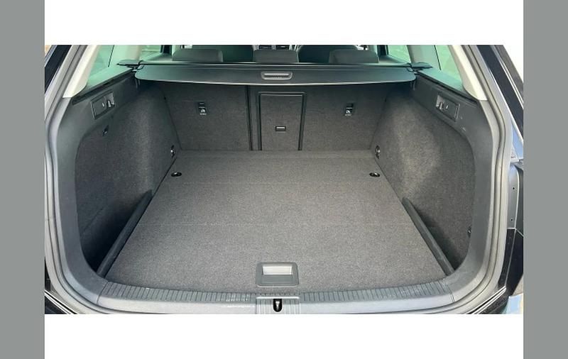 Second-hand VW Golf VIII Edition 147 CP (108 kW) 2020 Negru Break