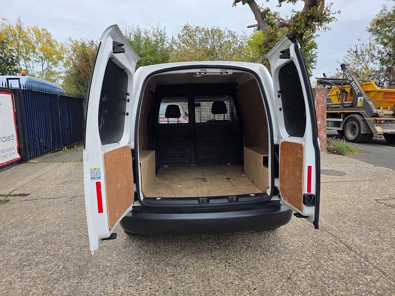 Used VW Caddy Startline 102 HP (75 kW) 2017 White MPV