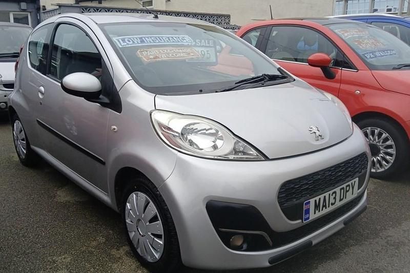 Used Peugeot 107 Active 68 HP (50 kW) 2013 Silver Hatchback