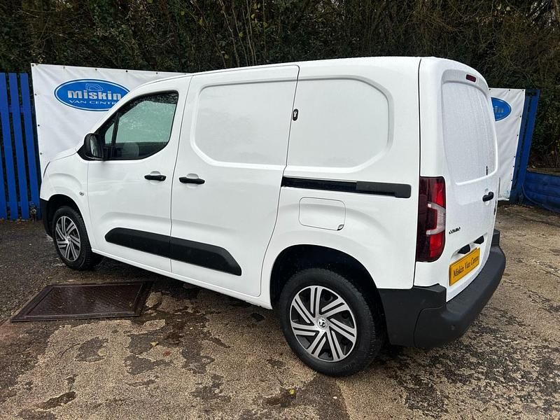 Used Vauxhall Combo Edition 75 HP (55 kW) 2021 White Van