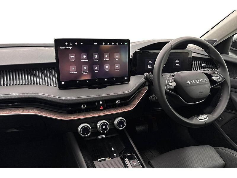 Used Skoda Superb LAURIN & KLEMENT 190 HP (139 kW) 2025 Midnight black metallic Estate