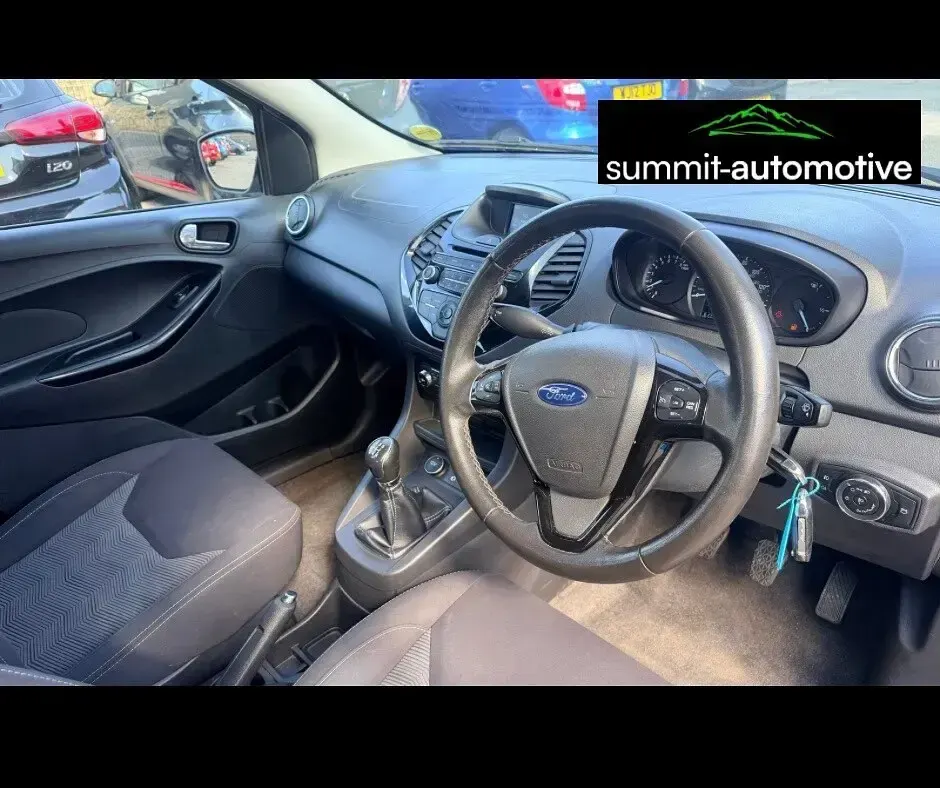 Used Ford Ka Plus Zetec 70 HP (51 kW) 2017 Blue Hatchback