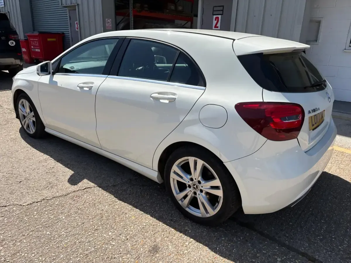 Usado Mercedes A180 2017 Branco Citadino