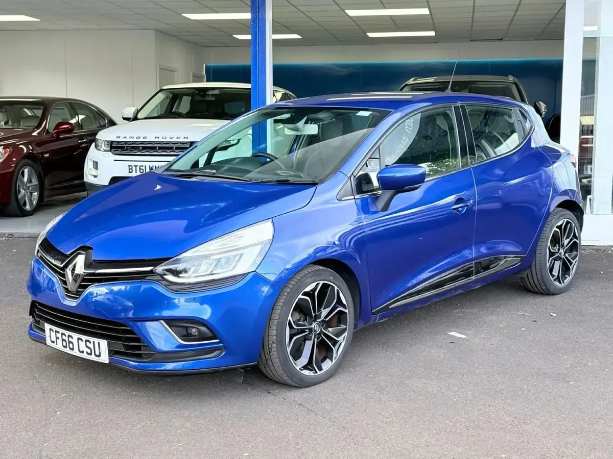 Used Renault Clio Dynamique 88 HP (64 kW) 2017 Blue Hatchback