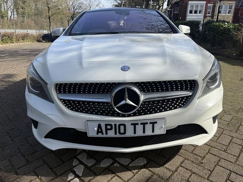 Used Mercedes CLA220 2014 White Sedan